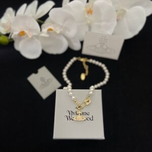 Vivienne Westwood Chain Magnetic Clasp Saturn Necklace